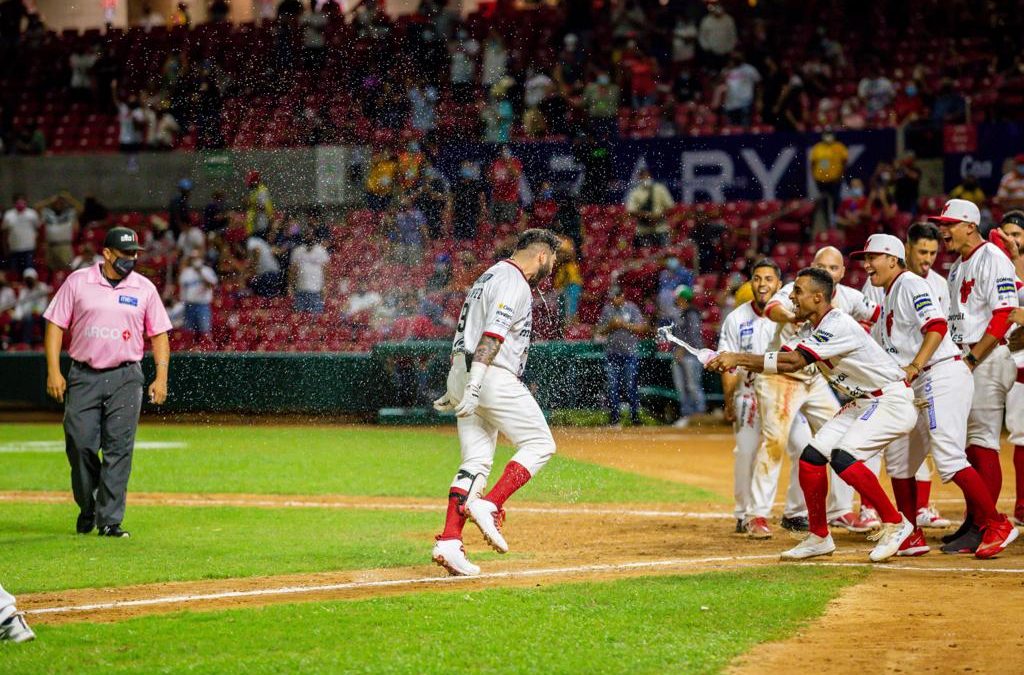 VENADOS DE MAZATLÁN CULMINA SENSACIONAL REMONTADA CON JONRÓN DE RICKY ÁLVAREZ EN LA NOVENA ENTRADA